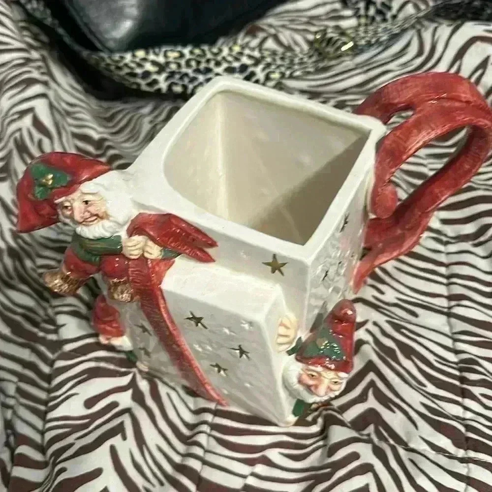 Candle‎ holder maybe